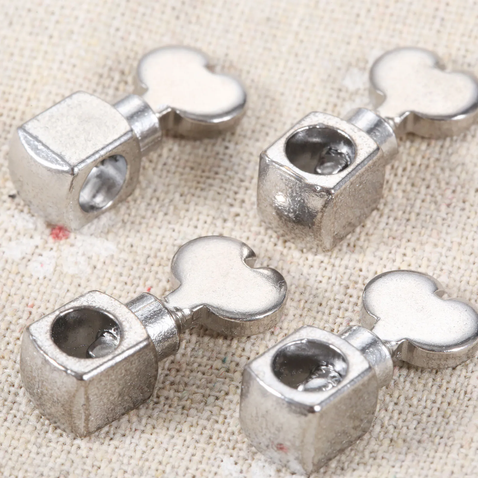 1/2/5Pcs Needle Clamp Holder With Screw Fit for Old-Fashioned Foot Sewing Machine Industrial Sewing Machine Accessory thumbnail 6