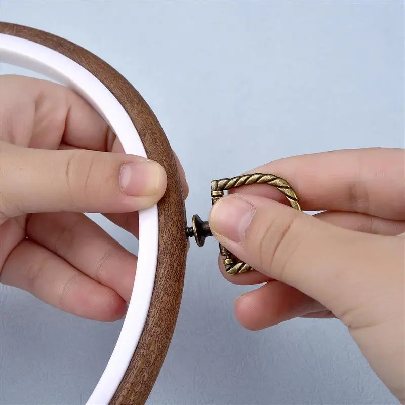 Sewing Tool Round Oval Wooden Color Embroidery Hoops Frame Set Plastic Embroidery Hoop Rings For DIY Cross Stitch Needle Craft thumbnail 2
