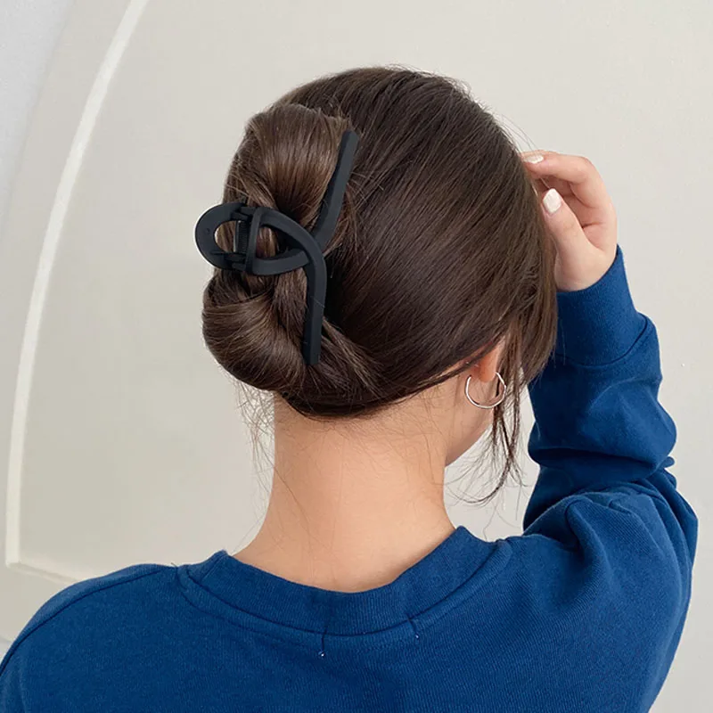Women Elegant Black Geometric Plastic Hair Claw Lady Sweet Long Hair Holder Toothed Hair Clips Hairpins Fashion Hair Accessories thumbnail 2