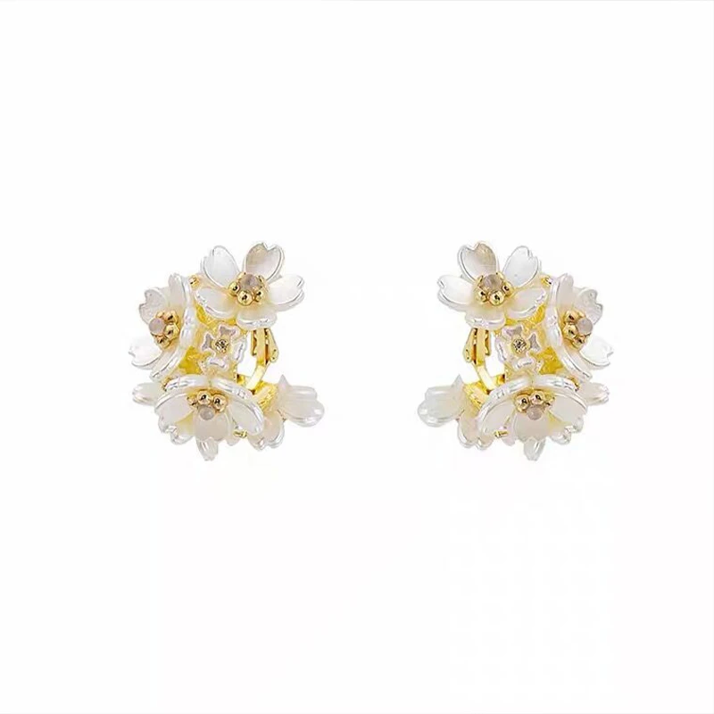 2026 Fashion White Shell Flower Pearl Hoop Earrings for Women Korean Elegant Temperament Zircon Earrings Jewelry thumbnail 6