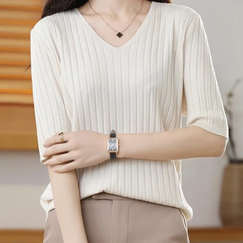 2025 New Spring Summer New Women's V-neck Short-Sleeved Exquisite Cashmere Knitted Sweater Pullover Solid Color thumbnail 6
