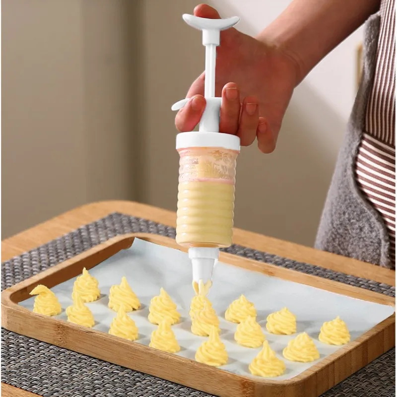 new 8 pipe nozzles with syringe Plastic cream baking nozzle dispenser Icing pastry cream tips Pastry tube decoration tool