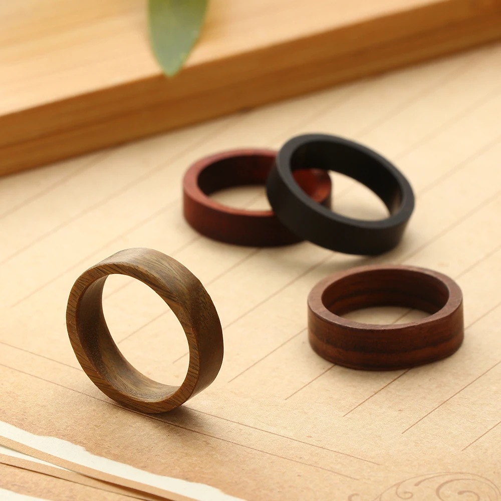 Fashion Blood Sandalwood Ebony Wood Ring for Men Women Retro Natural Wood Ring Pagan Pull Finger Ring Women's Ring Jewelry Gift