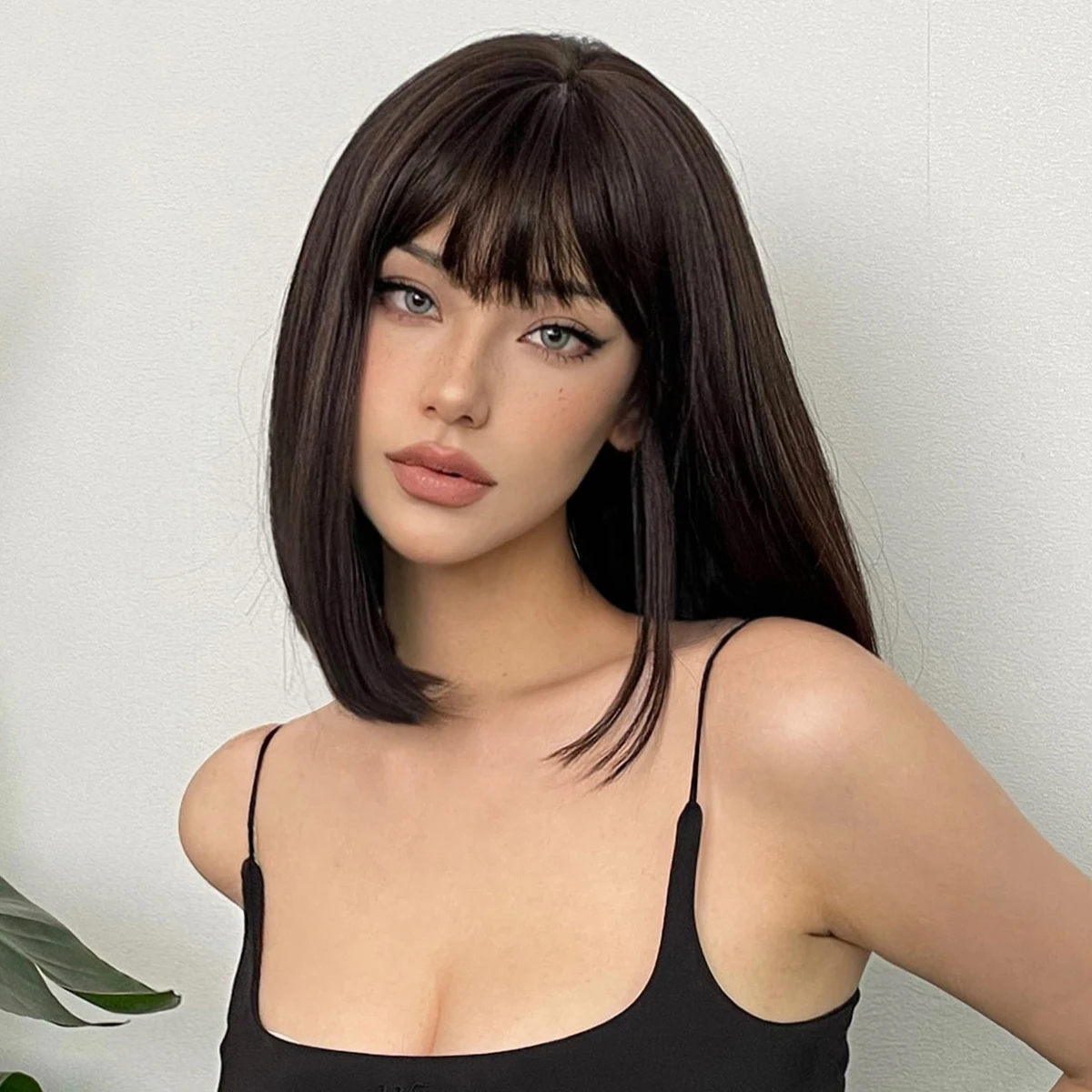 Short Black Brown Synthetic Natural Hair Wigs for Women Bob Straight Wig with Bangs High Temperature Daily Cosplay Party Wigs thumbnail 3