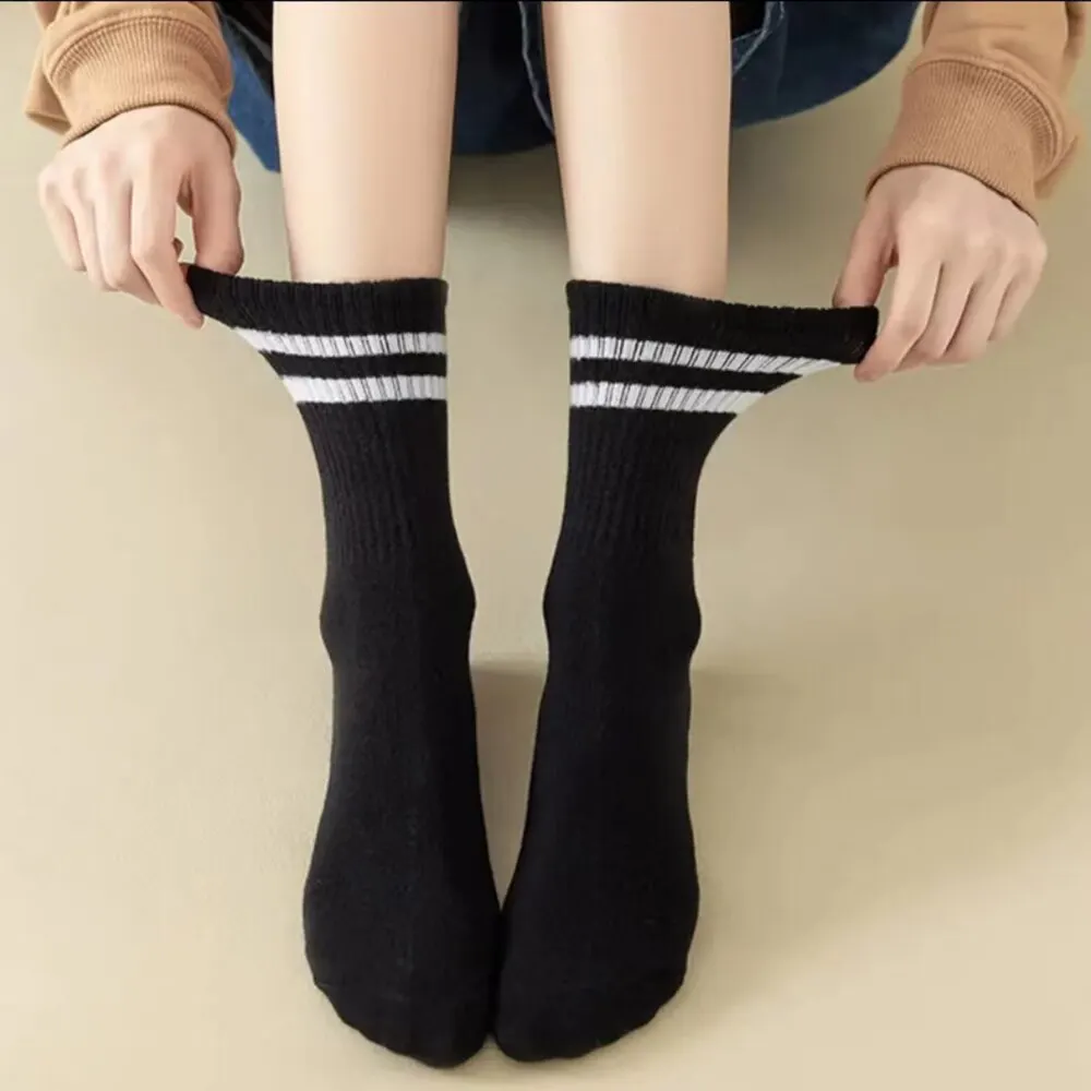 5/6/10 Pairs Women's Mid Socks Solid Color Breathable Comfortable In Autumn Winter Absorbing High-Quality Casual Socks Sports thumbnail 2