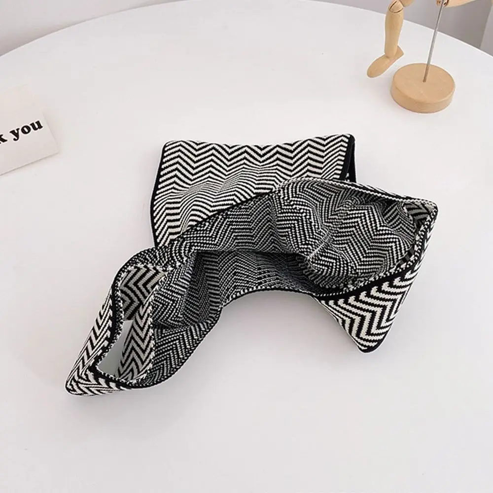 Plaid Niche Design Casual Color Shopping Bags Women Girls Tote Bag Knit Handbag Handmade Knot Wrist Bag thumbnail 5