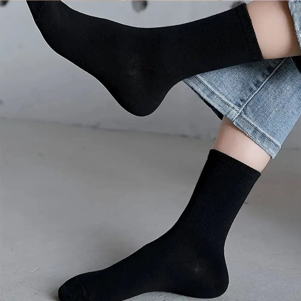 7/10 Pairs Mid Length Socks Women Classic Black White Solid Color Fashionable Casual Sports Sweat Absorbing Breathable Men Socks thumbnail 3