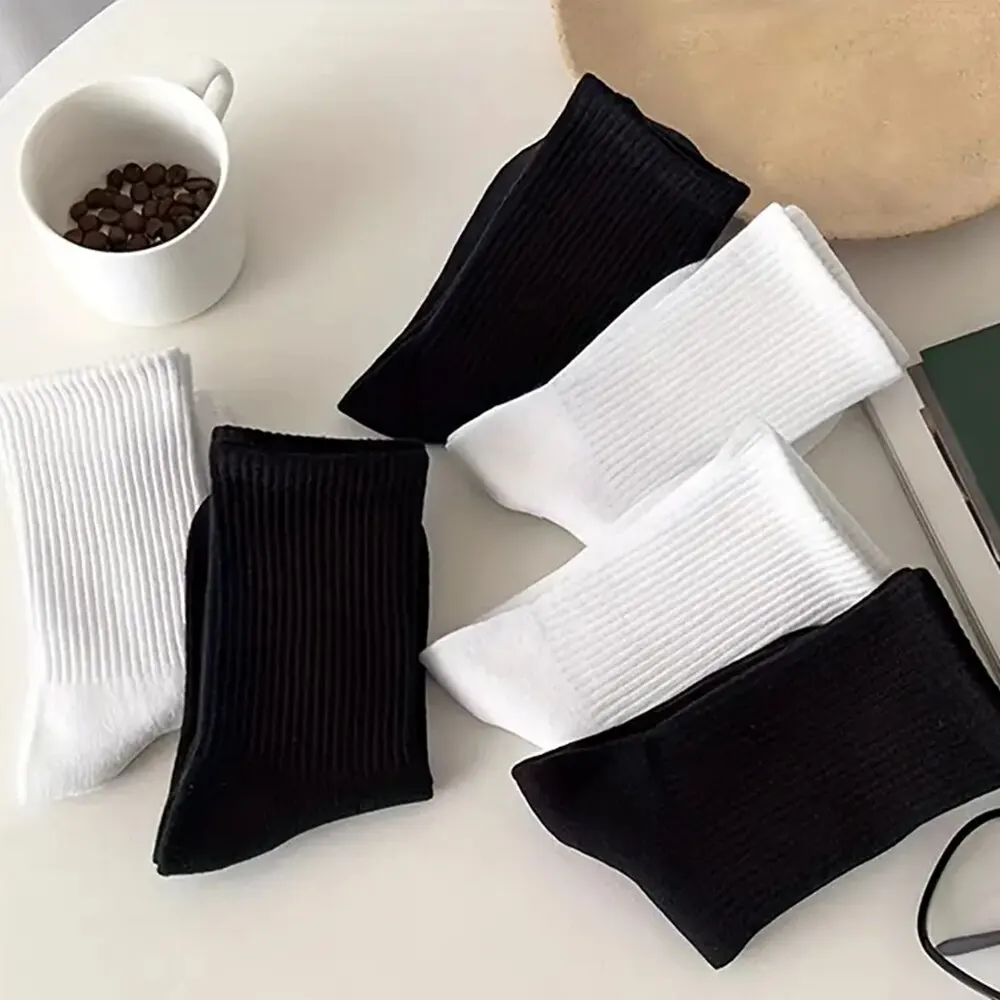 7/10 Pairs Mid Length Socks Women Classic Black White Solid Color Fashionable Casual Sports Sweat Absorbing Breathable Men Socks thumbnail 2