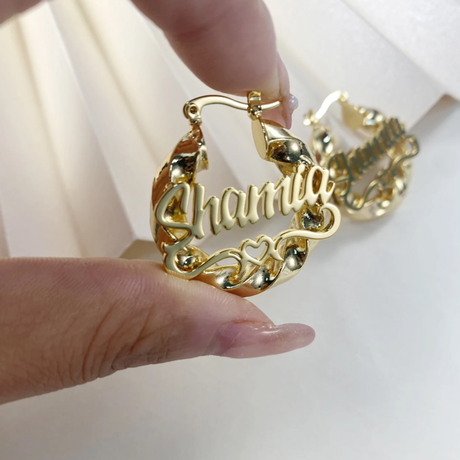 Qitian Kids Jewelry Custom Name Hoop Earrings Women Name Earring Twist Hoop Women Names Earrings Personalized Christmas Gift thumbnail 4