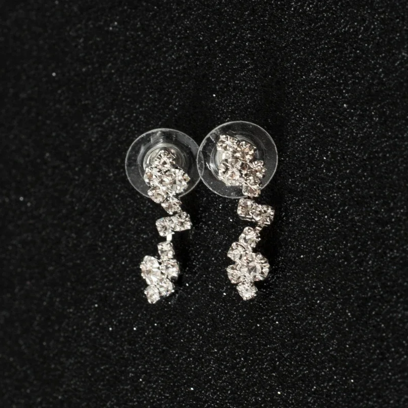 Wedding Studio Photography and Makeup Accessories Chain Earrings Two Piece Set thumbnail 4
