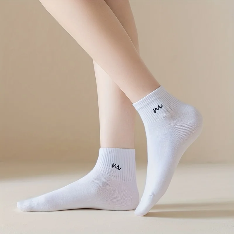5 Pairs Letter Print Socks Comfy & Breathable Sports Short Socks Women's Stockings & Hosiery Soft & Comfy All-match Short Socks thumbnail 6