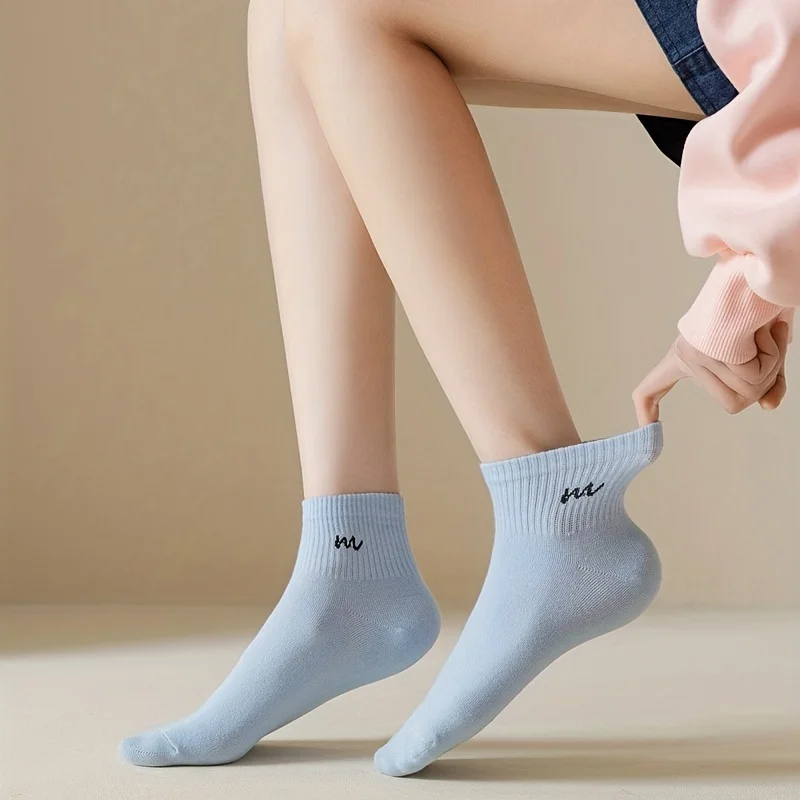 5 Pairs Letter Print Socks Comfy & Breathable Sports Short Socks Women's Stockings & Hosiery Soft & Comfy All-match Short Socks thumbnail 3
