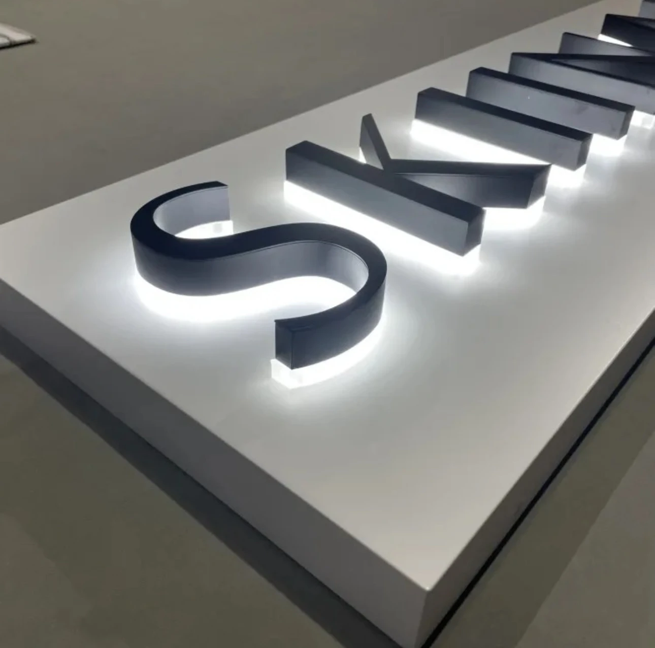 Business SignBoard Metal Backlit Sign Company Sign Outdoor Backlit LED Logo Custom 3D Illuminated Letters Advertising LED Letter thumbnail 2