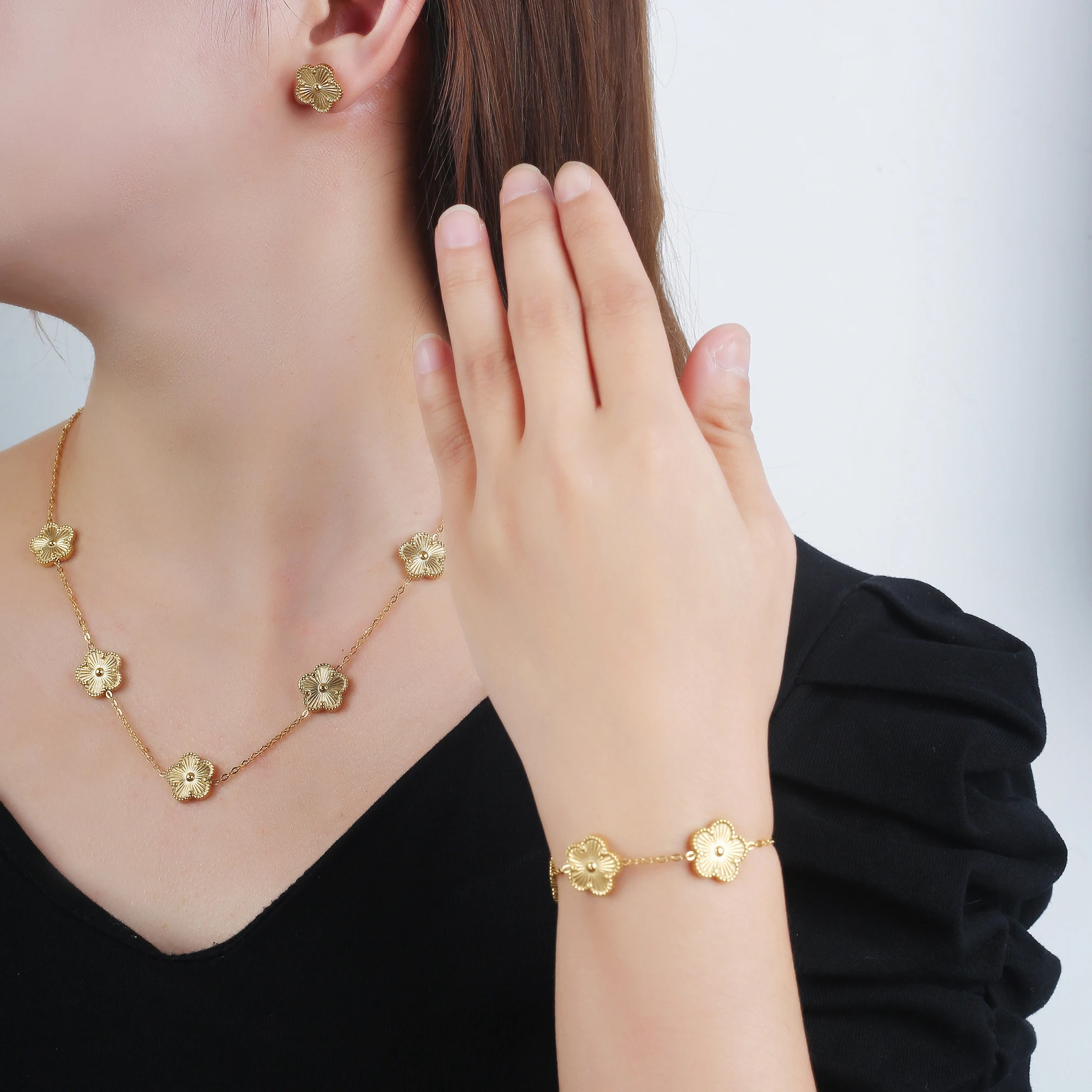 Hot Sale Stainless Steel Laser Five Leaf Flower Petal Adjustable Clover Bracelet Classic for Woman Girl Brand Jewelry Party Gift thumbnail 6