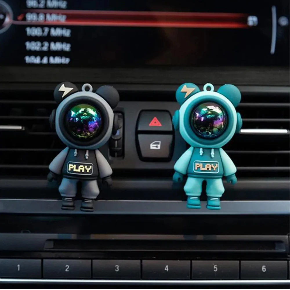 Car Air Outlet Perfume Clip Cartoon Astronaut Air Freshener Conditioning Air Outlet Aromatherapy Car Interior Decoration thumbnail 3