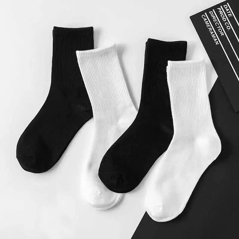 5 Pairs Men Crew Socks Black And White Middle Tube Streetwear Soft Breathable Cotton Casual Socks thumbnail 2