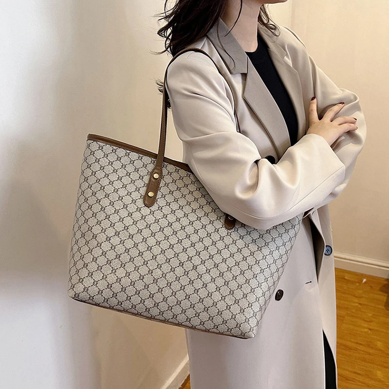 Large Capacity Shoulder Bag Women's PU Leather Handbag for Commuting and Casual Use Versatile Tote Bag thumbnail 5