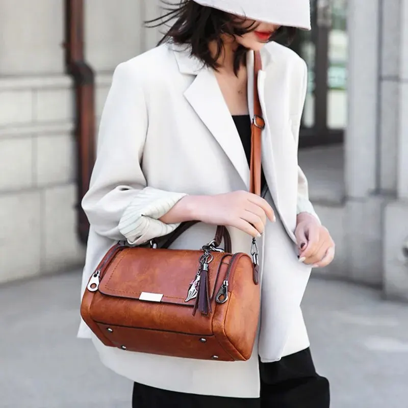 Tassel Decor Women's Large Capacity Shoulder Bag Fashion Zipper Crossbody Bag With Removable Strap Boston Handbag thumbnail 3