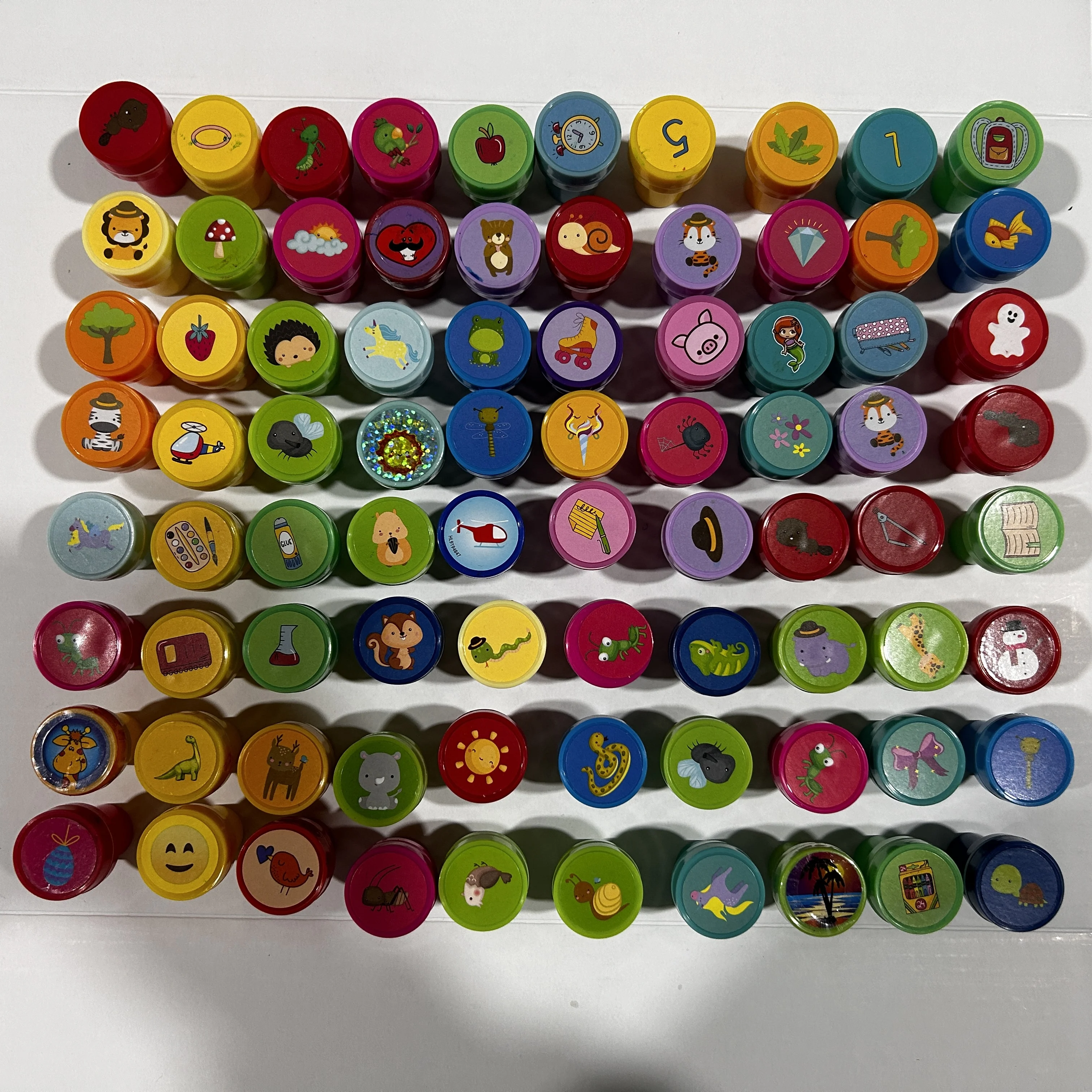20pcs Assorted Stamps for Kids Self-ink Stamps Children Toy anima Smiley Face Seal Scrapbooking DIY Painting Photo Album Decor ﻿