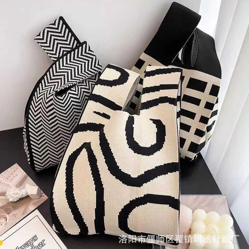 Women'S Knot Wrist Bag Handmade Knitted Bag Portable Mini Striped Tote Bucket Phone Bags Large Capacity Autumn Winter Handbags thumbnail 2