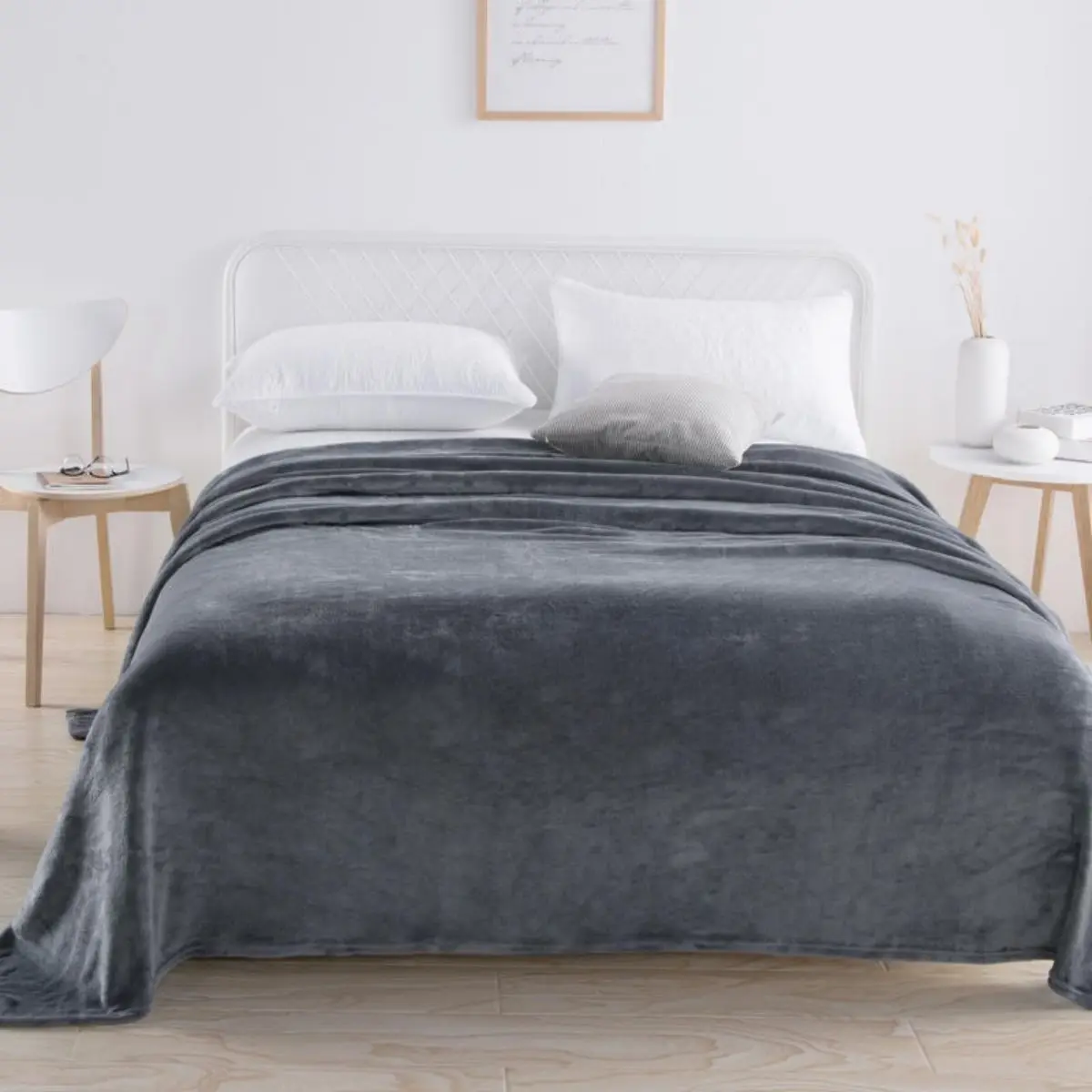 1pc, simple and plain colored plush blanket, multifunctional Farley plush blanket cover, thickened and warm thumbnail 2
