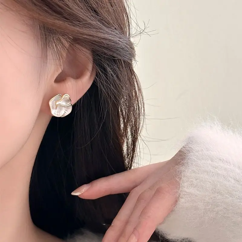 Delicate Camellia Stud Earring For Women Unique Flower Design Ear Stud Temperament White Earrings Daily Jewelry Girls Gift thumbnail 4