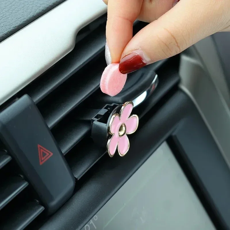 Car Outlet Vent Perfume Clips Conditioning Aromatherapy Freshener with Cute Flower Design thumbnail 4