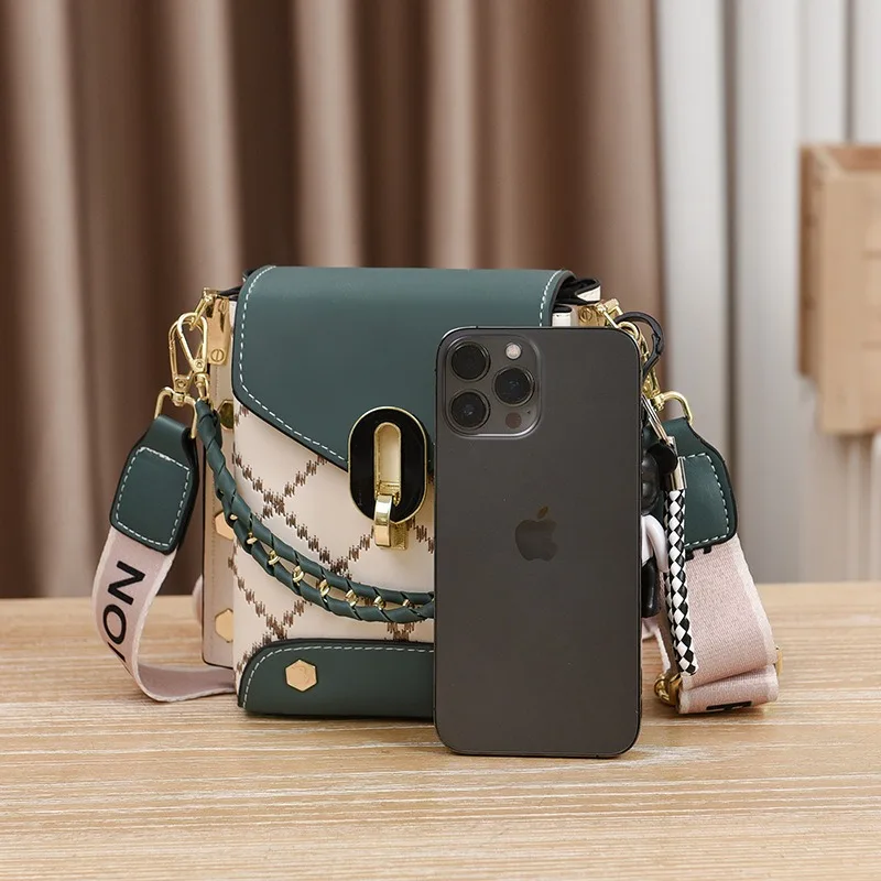 Korean version of simple and fashionable small square bag fashionable versatile shoulder messenger bag trendy mini mobile phone thumbnail 6