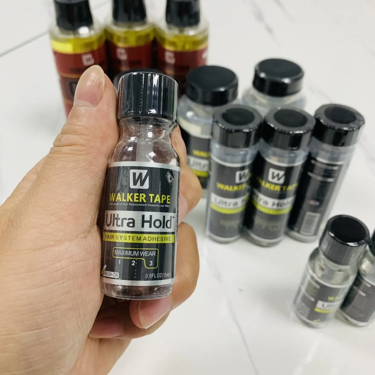 Wholesale Walker Tape Ultra Hold Lace Wig Glue Waterproof Transparent Lace Adhesive for Hair Replacement Brush-on Glue thumbnail 5