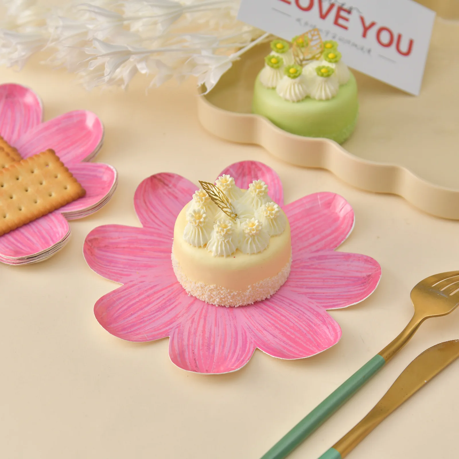 Disposable Daisy Paper Plate Flower Meal Plate Picnic Cake Plates Birthday Theme Party Decoration thumbnail 4