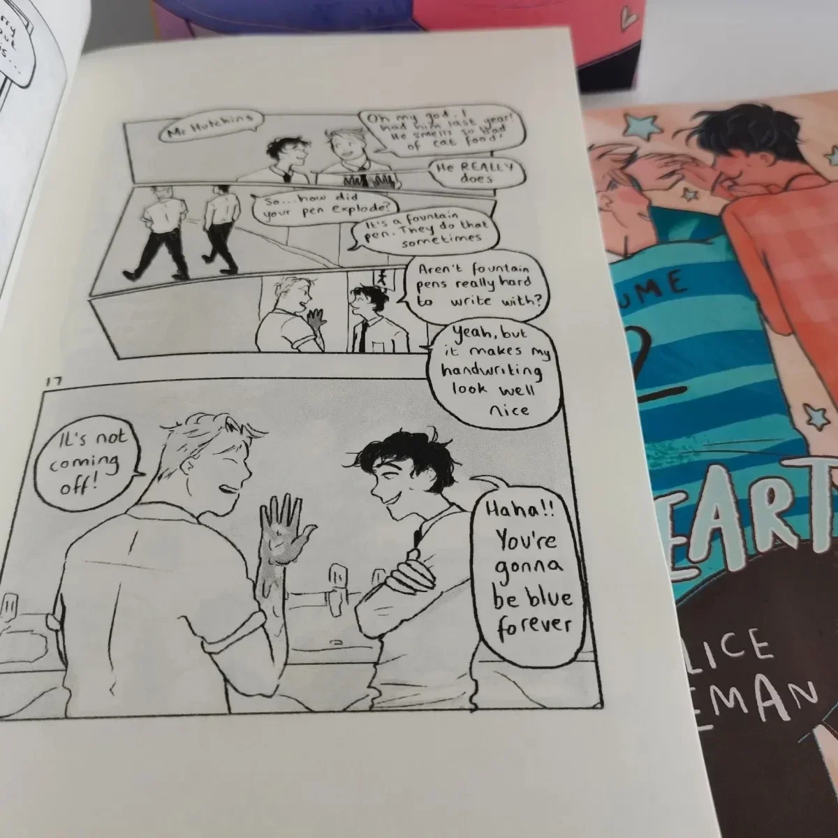 Heartstopper Series Volume 1-4 Books Set By Alice Oseman Libros thumbnail 4