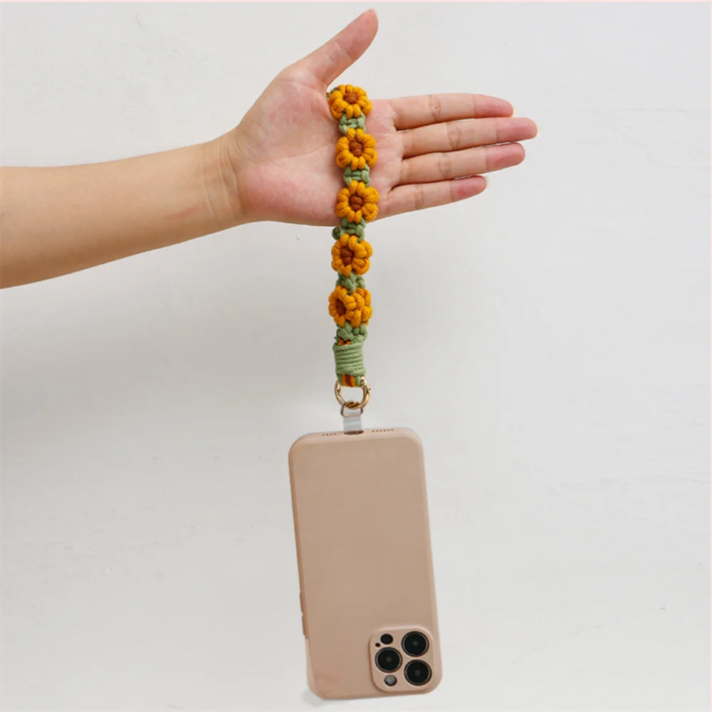 Bohemian Woven Daisy Mobile Phone Lanyard Hand-Woven Flower Keychain Handmade Beach Bag Pendant Creative Gift thumbnail 5