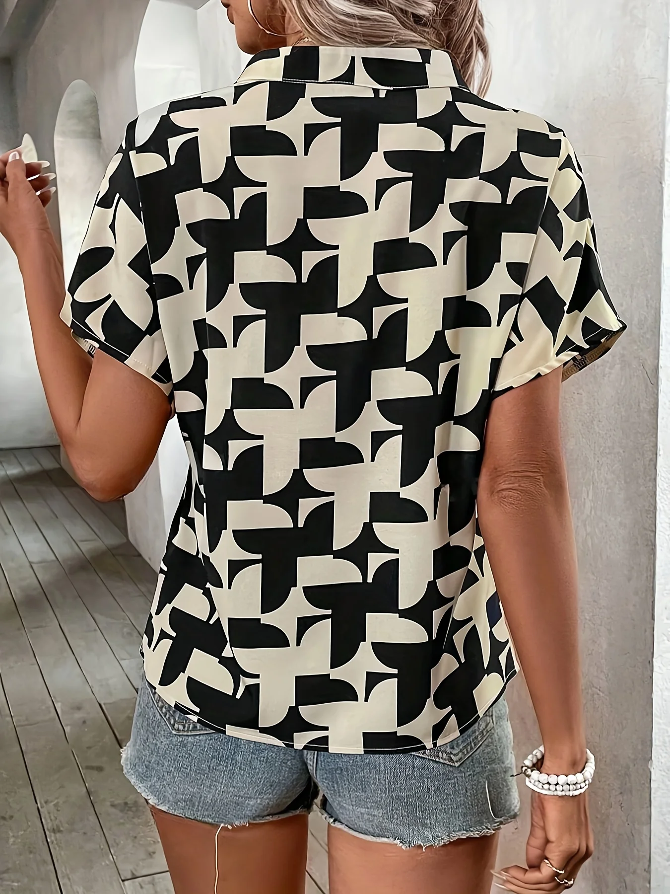 Elegant Summer Women's Print Shirt Casual Office Lady Notched V Neck Batwing Sleeve Blouses Tops thumbnail 2