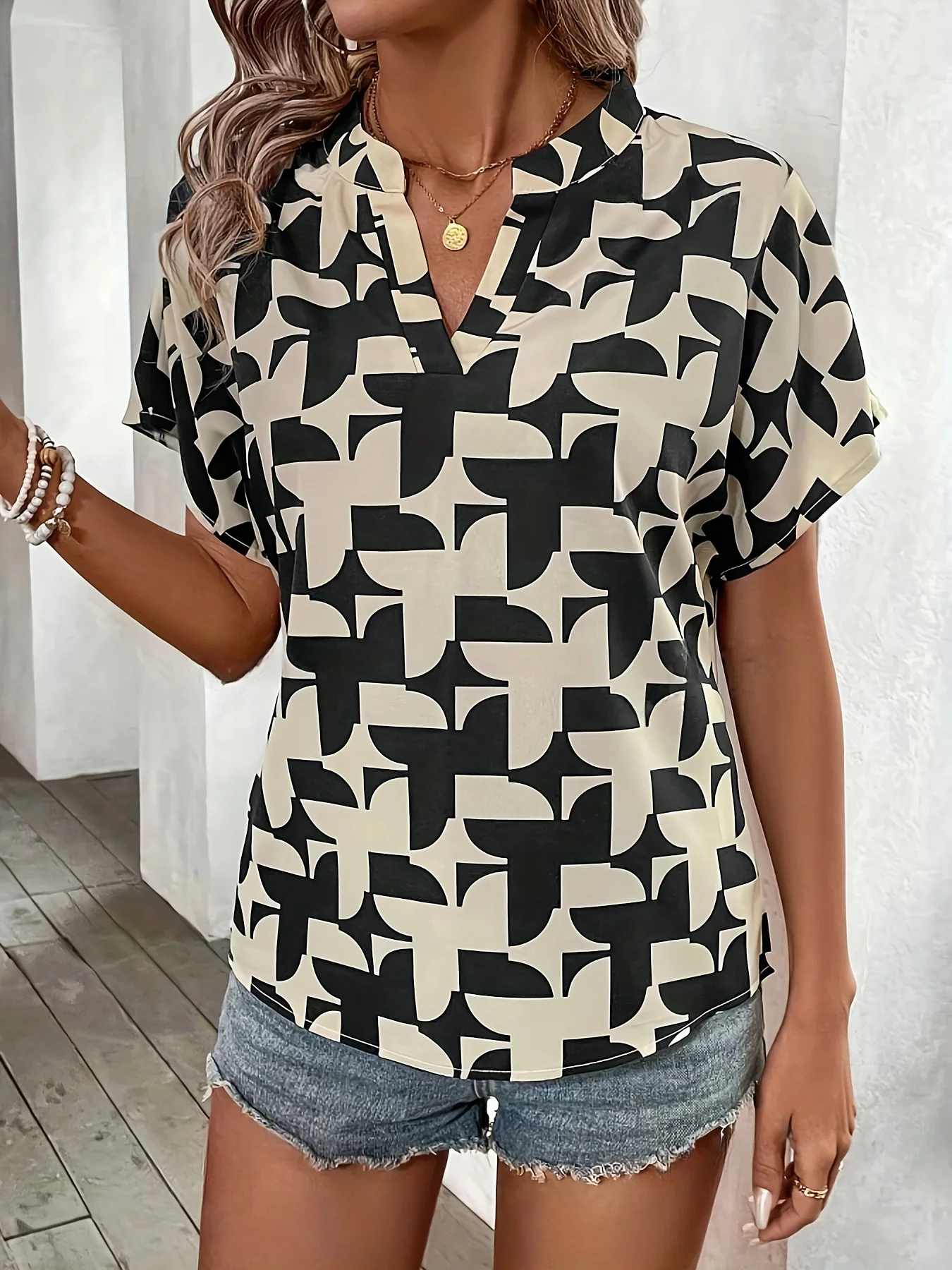 Elegant Summer Women's Print Shirt Casual Office Lady Notched V Neck Batwing Sleeve Blouses Tops thumbnail 3