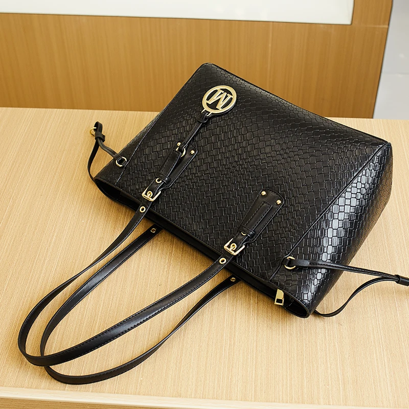 New Fashion Black Women Bag Large Capacity PU Leather Ladies Handbag Travel Female Shoulder Bag Tote Pack 토트백 sacs carré 2025 thumbnail 4