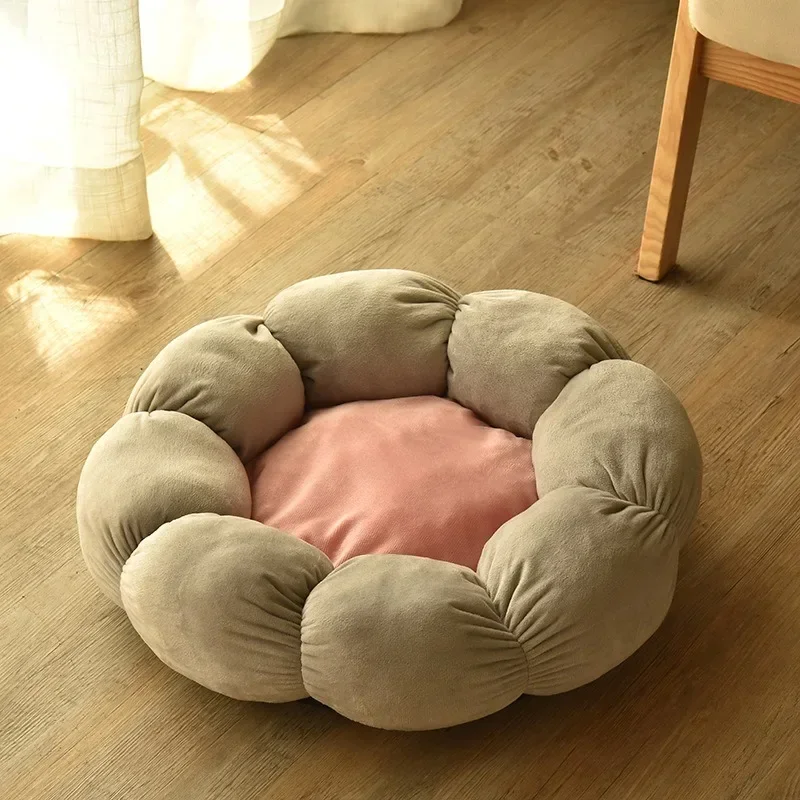 Comfortable Sleep Pet Bed Unique Flower-Shaped for Indoor and Outdoor Use Dog Mat Dog Beds for Large Dogs, Suitable For Winter thumbnail 4