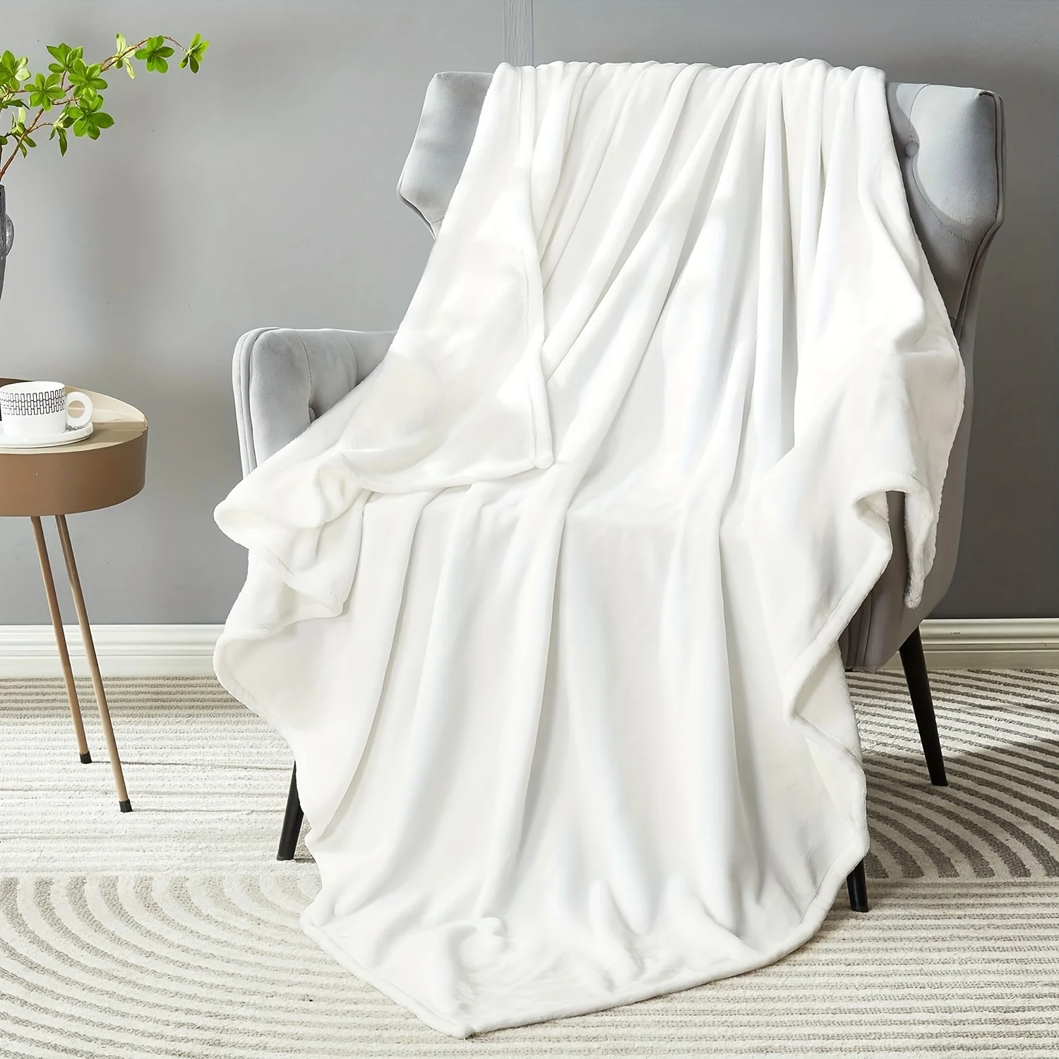 1pc Coral Fleece Blanket Simple Grey Blanket Soft Warm Throw Blanket Nap Blanket for Sofa Bed Camping Trip Office Pet Dog thumbnail 3