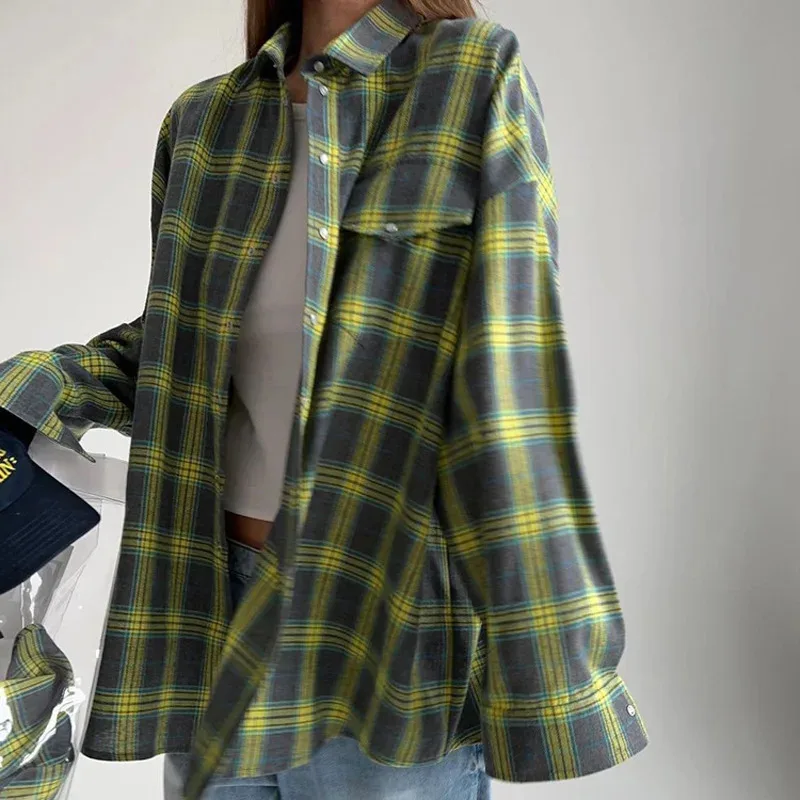 New Vintage Women Oversized Long Sleeve Plaid Shirt Blouse Tops Autumn Winter Button Down Loose Lapel Pocket Shirt Korean Style thumbnail 4