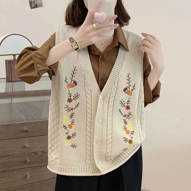 Spring Autumn 2024 Chinese Style Fashion Women's Knitted Cardigan Sweater Vest Sleeveless Age Reduction Ladies Waistcoat Jacket thumbnail 5