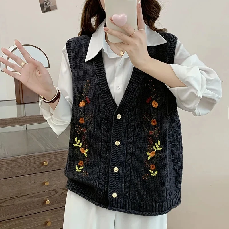 Spring Autumn 2024 Chinese Style Fashion Women's Knitted Cardigan Sweater Vest Sleeveless Age Reduction Ladies Waistcoat Jacket thumbnail 6