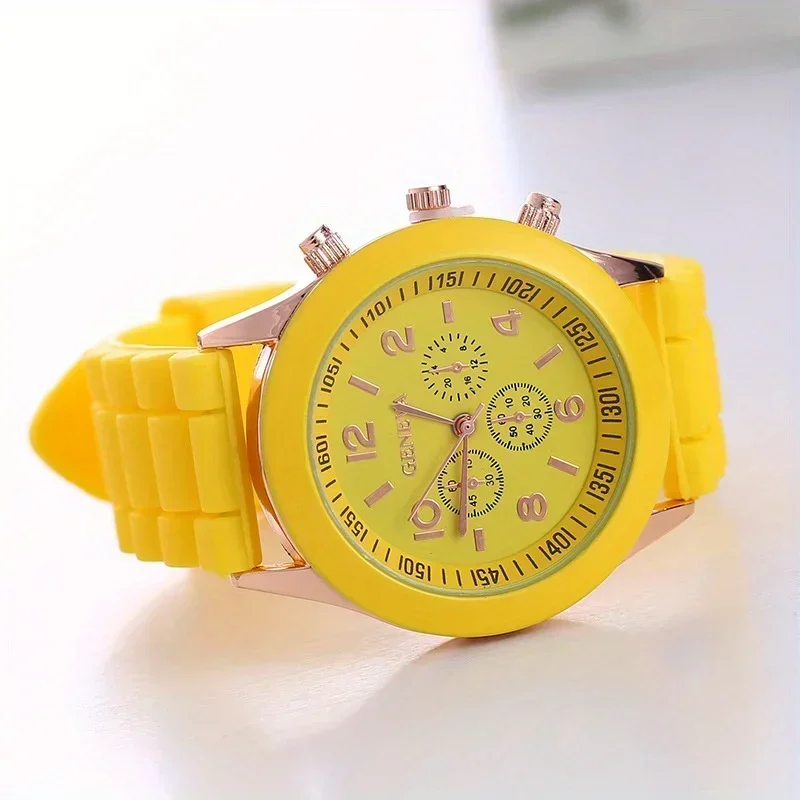Stylish Round Pointer Quartz Watch, Triple Dial Silicone Watchband Sports Wristwatch For Women And Men, Ideal choice for Gifts thumbnail 4