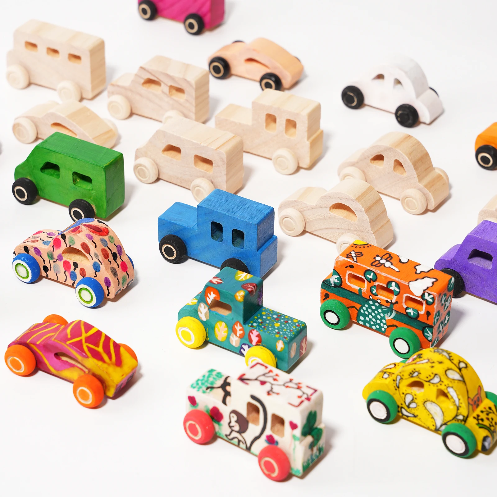 DIY handmade wooden graffiti car, children's colorful painting and coloring model, toy, three-dimensional coloring building bloc thumbnail 5