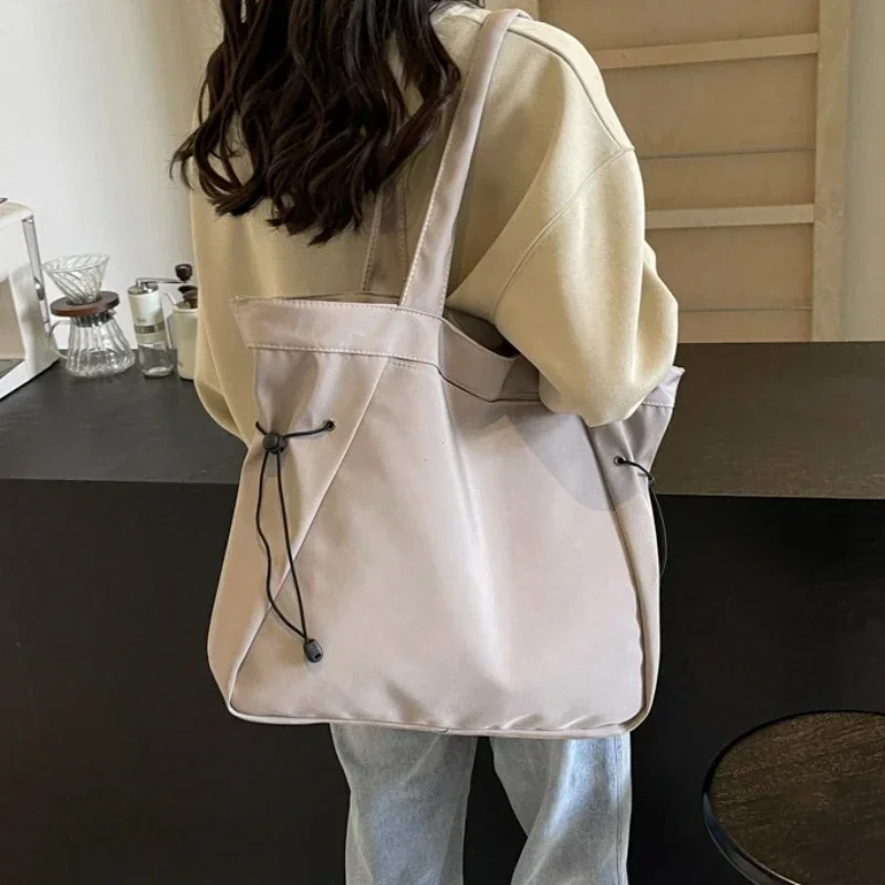 Casual Fashion Large Capacity Tote Bag Simple Travel Bag Women Large Shoulder Bag Aesthetic Handbags Drawstring Tote Handbag thumbnail 2