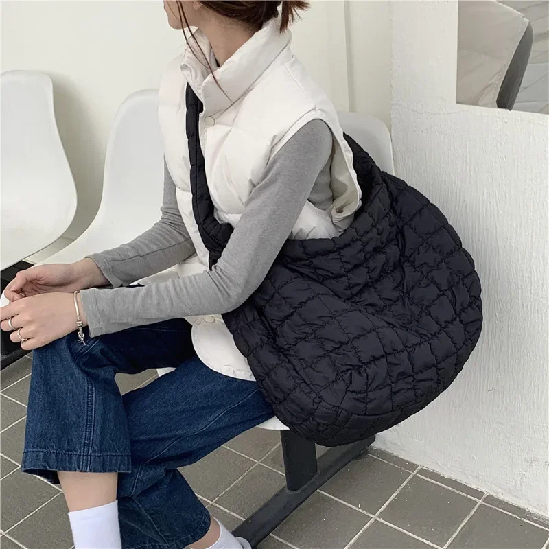 Autumn and Winter Fashion Large Capacity Folded Cloud Bags Lightweight Down Shoulder Bag Lady Messenger Light Weight Travel Bags thumbnail 3