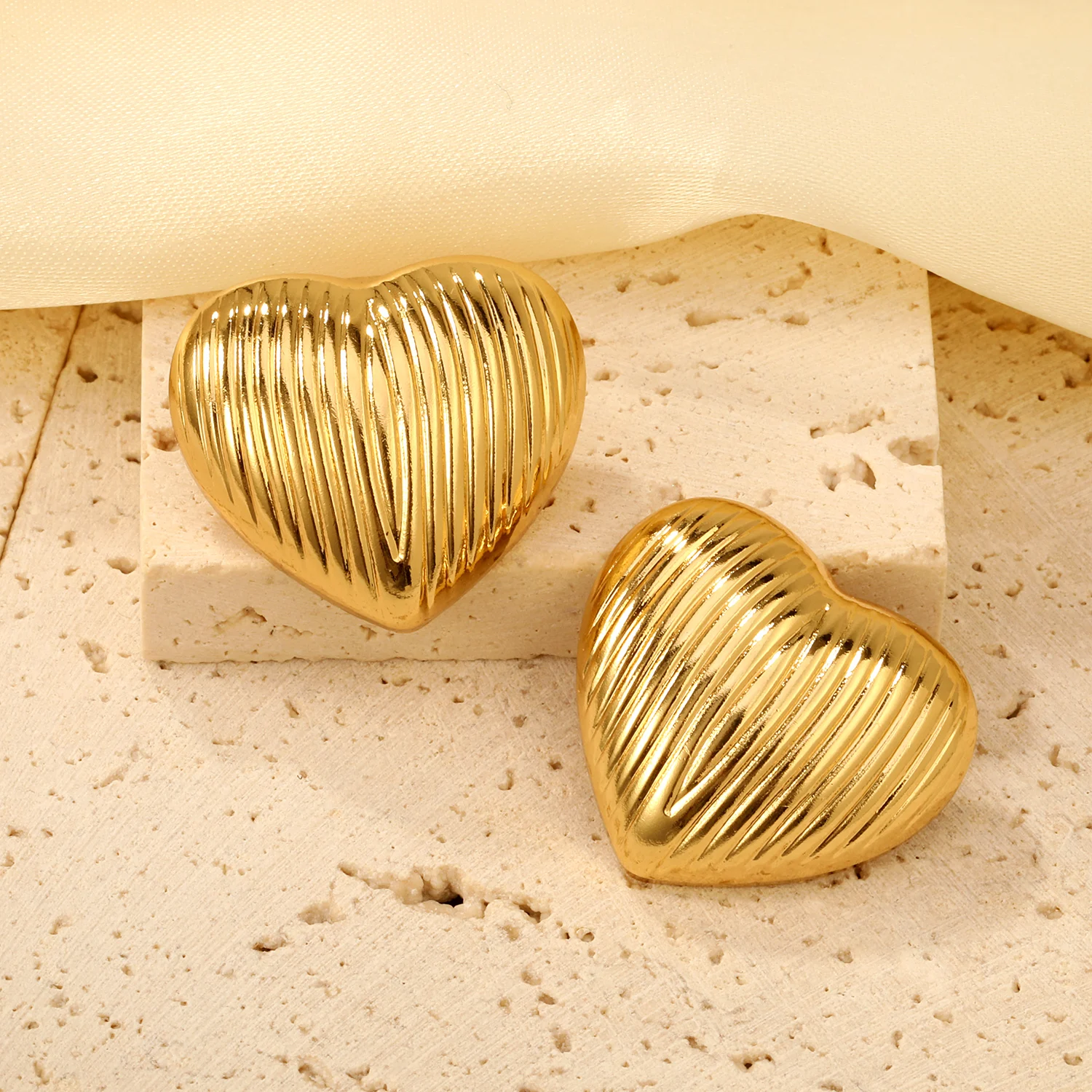 LUXUSTEEL Shell Water Drop Golden Imitaiton Pearl Women Stud Earrings Stainless Steel Heart Female Earring Elegant Jewelry Gifts thumbnail 6