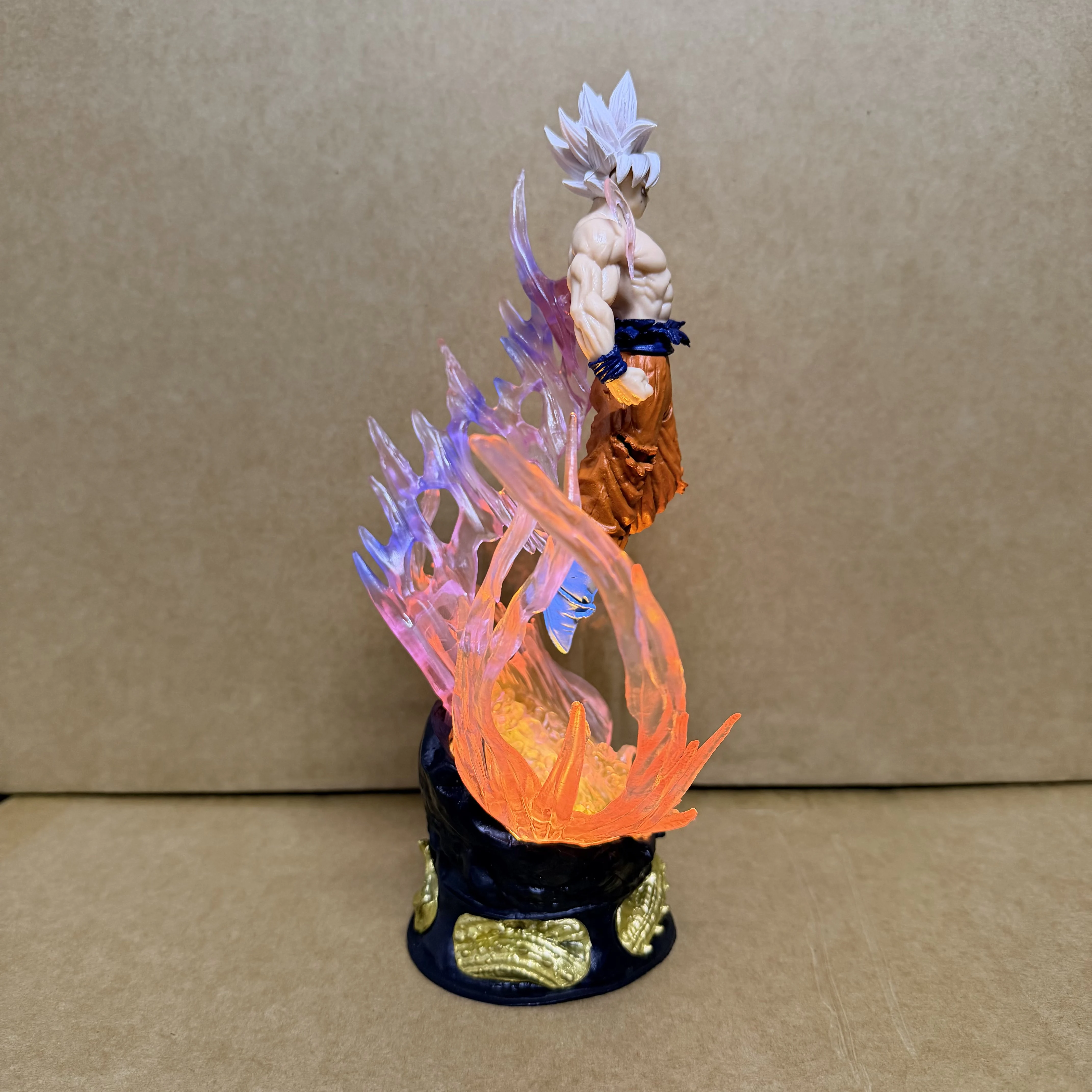 24cm Anime Dragon Ball Son Goku Action Figures Ultra Instinct Super Saiyan Statue Pvc Emit Light Model Boy Toy Collection Gifts thumbnail 4