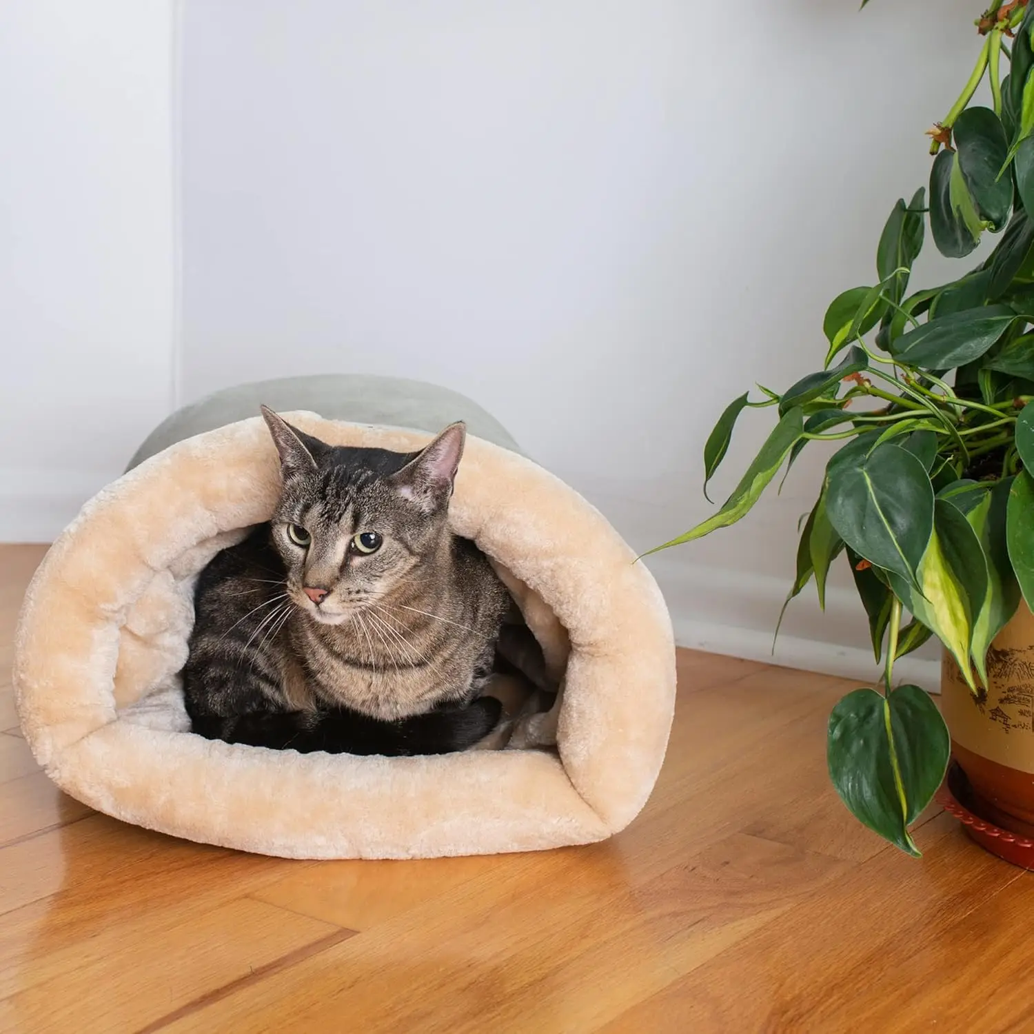 Autumn and Winter Cat Sleeping Bag Semi-enclosed Cat Nest Warm Small and Medium-sized Pet Nest Can Be Disassembled and Washed thumbnail 4