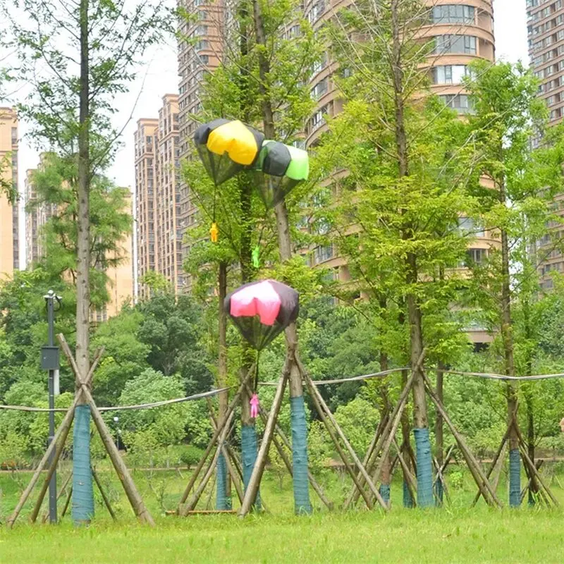 4pcs Color Random Hand Throwing Parachute Flying Toys for Children Educational Outdoor Games Sports Entertainment Sensory Play thumbnail 4