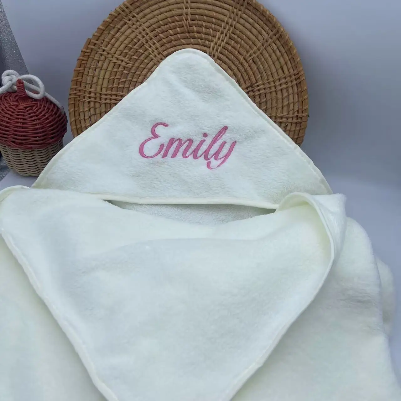 Personalized Children's Bathrobe Solid Color Quick-Drying Bath Cape Coral Velvet Hooded Embroidery Name Baby Bath Towels thumbnail 4