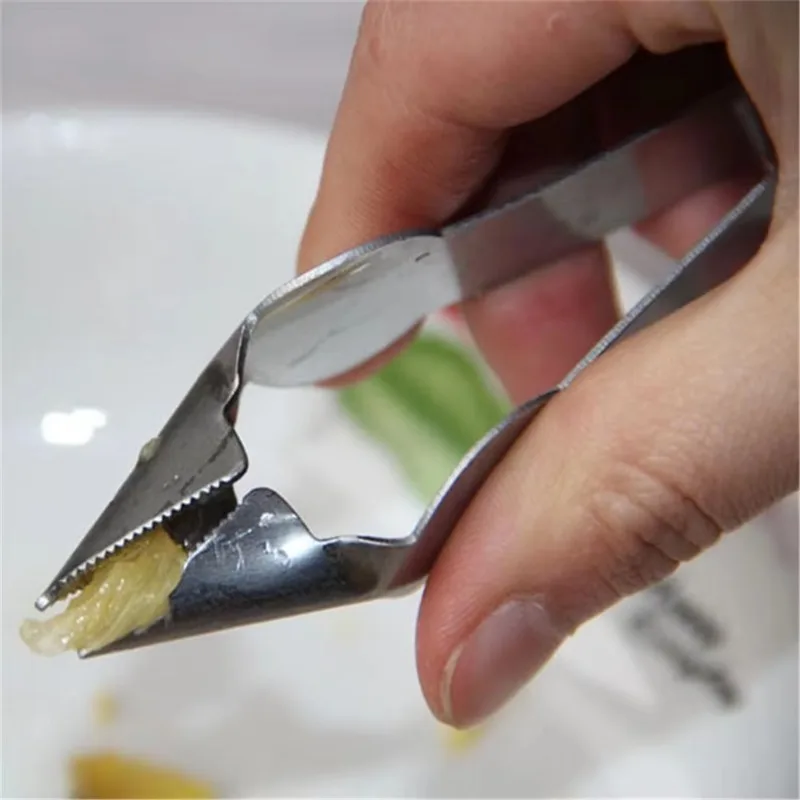 1pc Household Pineapple Strawberry Gourd Seed Digging Clip Tip Triangle Clip  Pineapple Core Remover Kitchen Tools thumbnail 4
